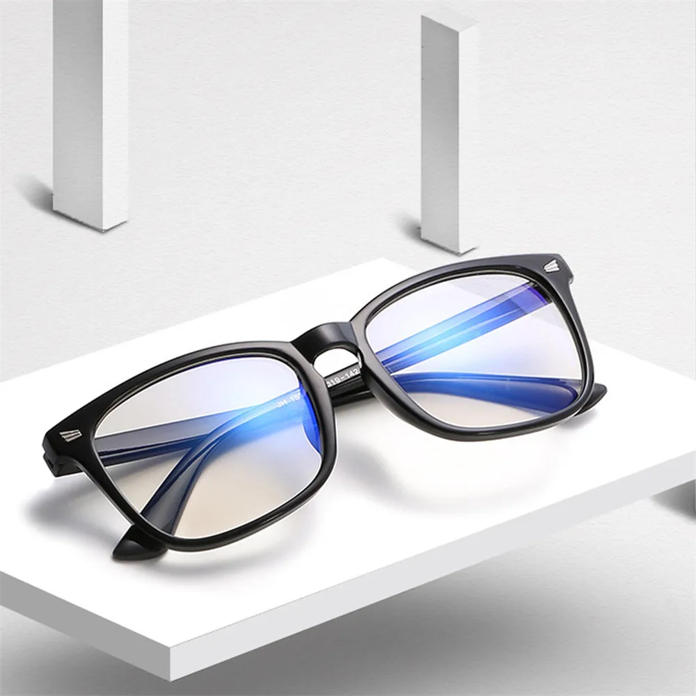 300511_no-logo_300511-1-02