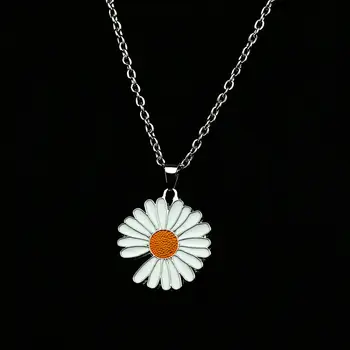 

Daisy Necklace rainbow Choker Couple Pendant necklace for women chain on the neck In line with human aesthetics Women's chain