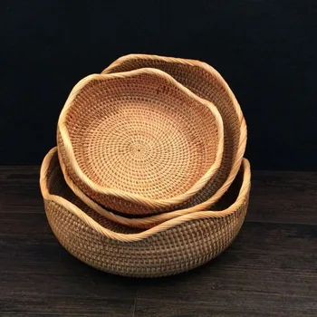 

Rattan Fruit Bread Storage Basket Hand-Woven Snack Plate Tray Wicker Basket Candy Breakfast Display Tray Organizer