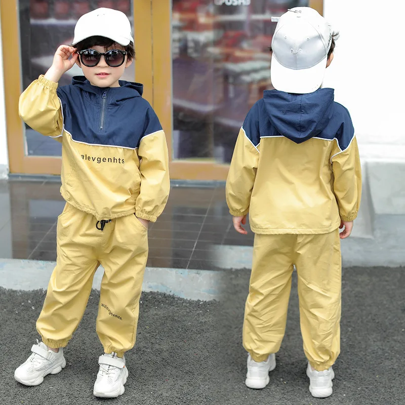 

Fashion Autumn New Even Hat Split Joint Color Matching Outfits Motion Tide Suit