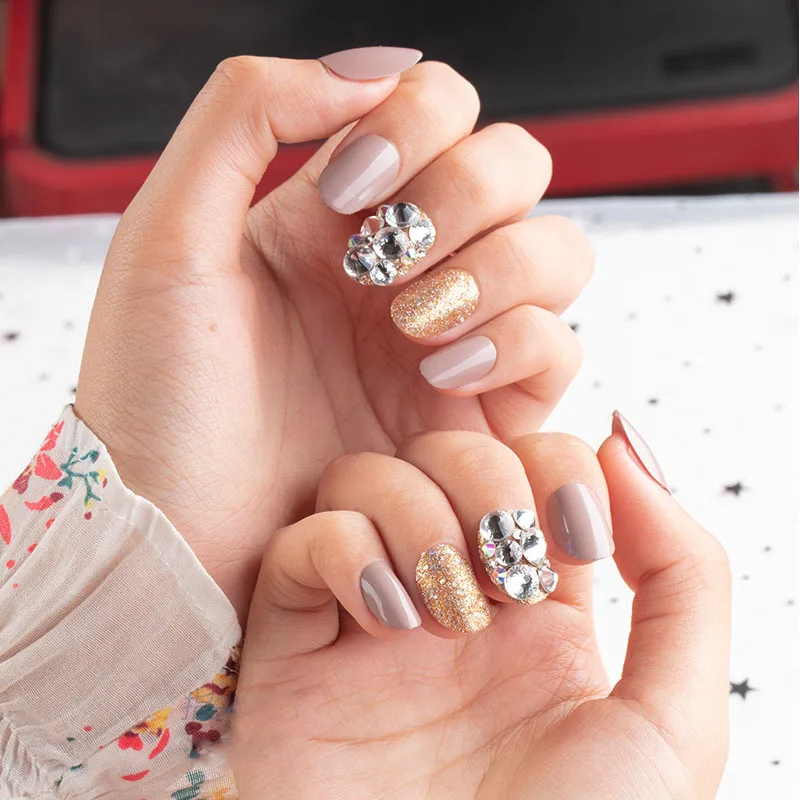 Imprensa em Unhas com Diamante Artificiais com Cola Unid Color Unha Dicas Mulher Wearable Falsa Curto Redondo Cobertura Completa Unhas 24 3 24 unid color unha dicas mulher wearable