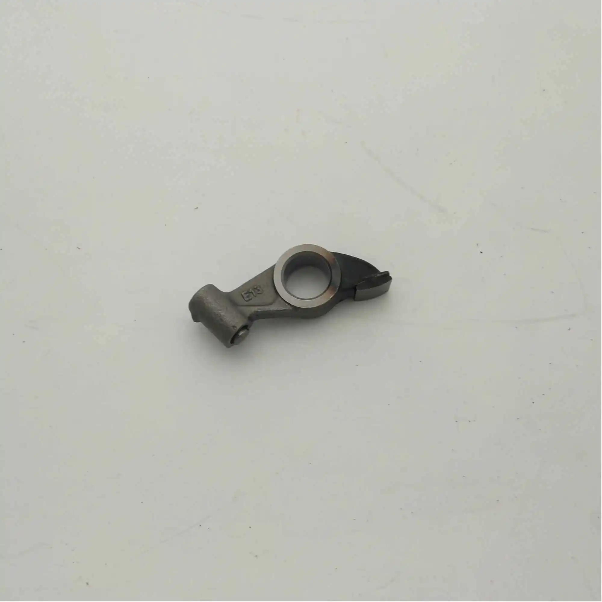 Rocker Arm for NISSAN KA24E D21（86 92） OEM 13257 40F17 13257 40F16