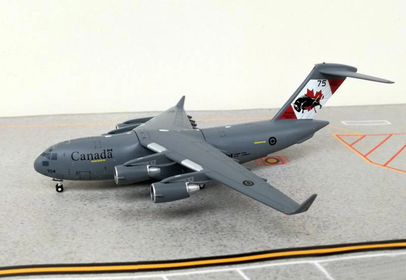 Изысканные 1/400 канадские ВВС C-17 супер транспорт caf072 сплава Коллекционная модель