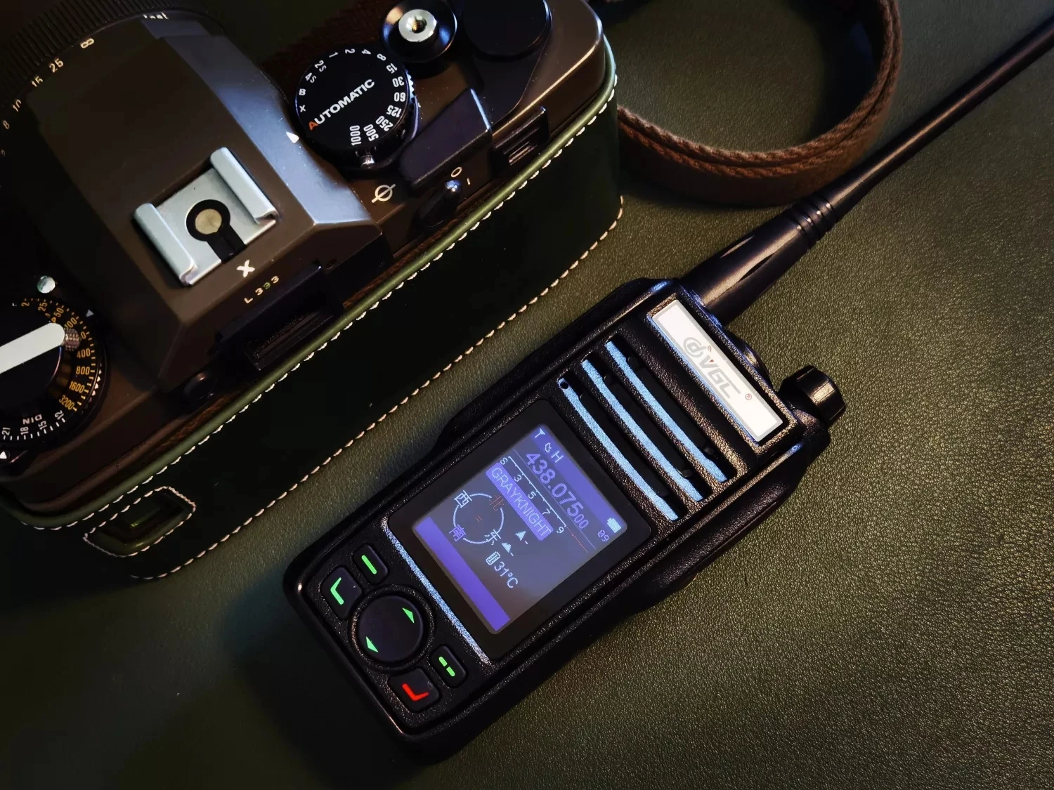 

N75 Walkie Talkie Bluetooth + GPS Motorcycle Riding Rescue IP67 Waterproof Hand Station Outdoor Radio Internet APP Walkie Talkie