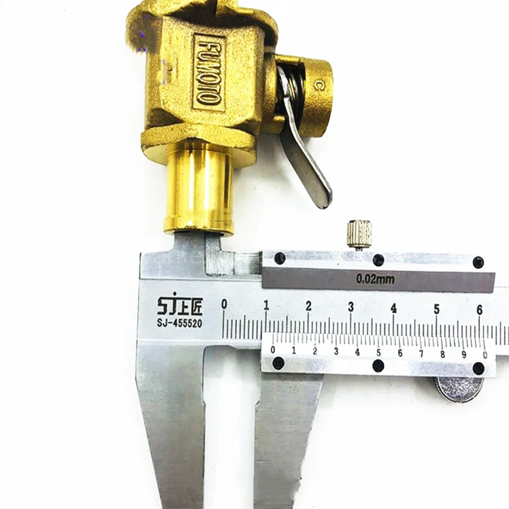 Excavator Parts For Kobelco Hitachi Komatsu Daewoo Excavator Parts Automobile Engine Oil Pan Drain Valve Switch