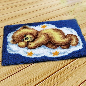 

Cartoon Bear Latch Hook DIY Segment Embroidery Material Handcraft Latch Hook Rug Kits Carpet Embroidery Supplies doe het zelf