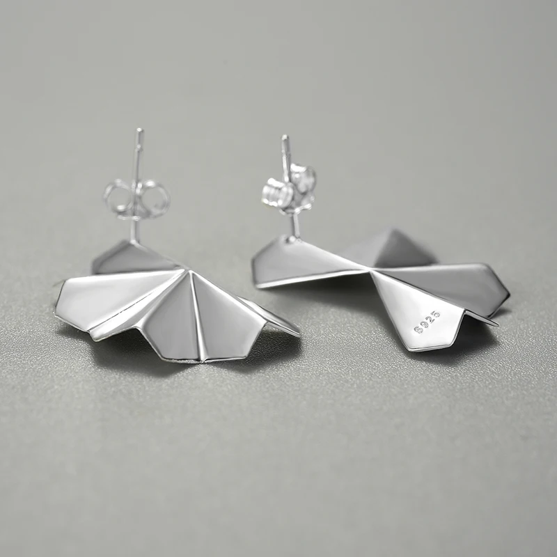 Gold Oriental Element Big Folding Fan Design Stud Earrings - Image 5