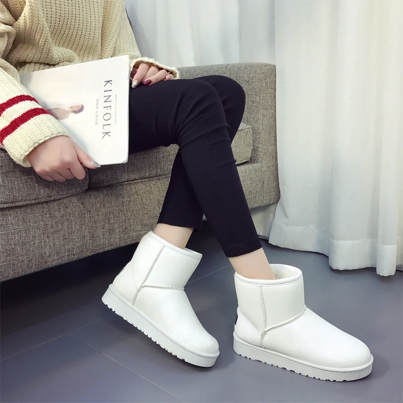 Зимние ботинки в классическом стиле для студенток; женские ботильоны; Теплая обувь из толстого плюша и хлопка для глубокой зимы; цвет черный, белый, коричневый