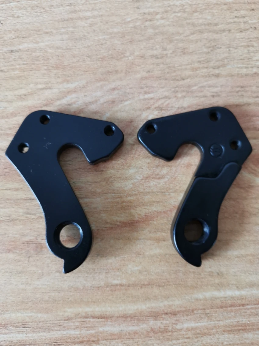 

1pc Bike rear gear mech derailleur hangers dropout w Bolts For Latest Road Bike and MTB