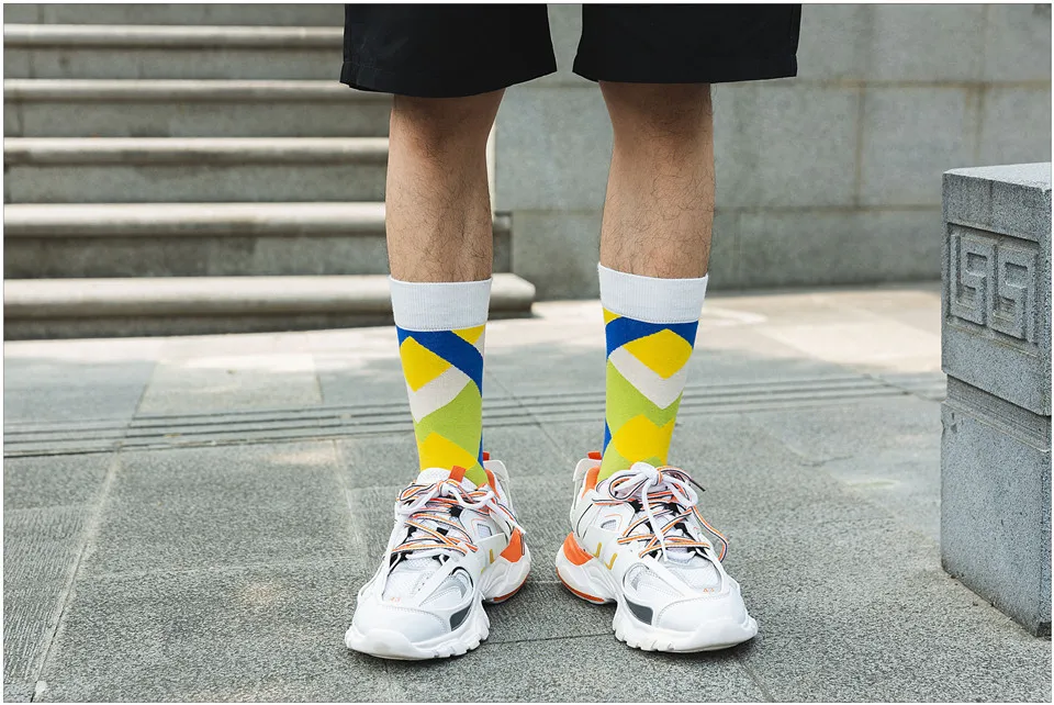 Красочные новые мужские креативные геометрические качественные хлопковые носки повседневные носки, 4 пары