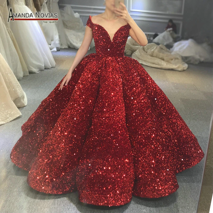 Belle robe de mariée rouge, tenue de ...