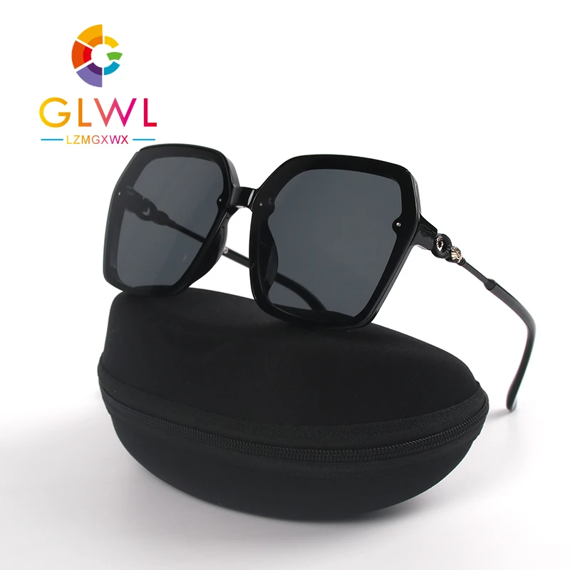 

Sunglasses Women Oversized Shades For Woman Vintage Women's Eyewear Designer Sunglases Vintage Ladies Glasses Cover Trend 2020