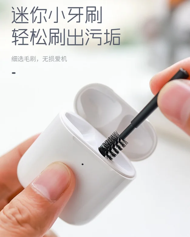 The log small cotton swab is clean and does not shed hair removes dust and dirt cleans up the brush tool J06