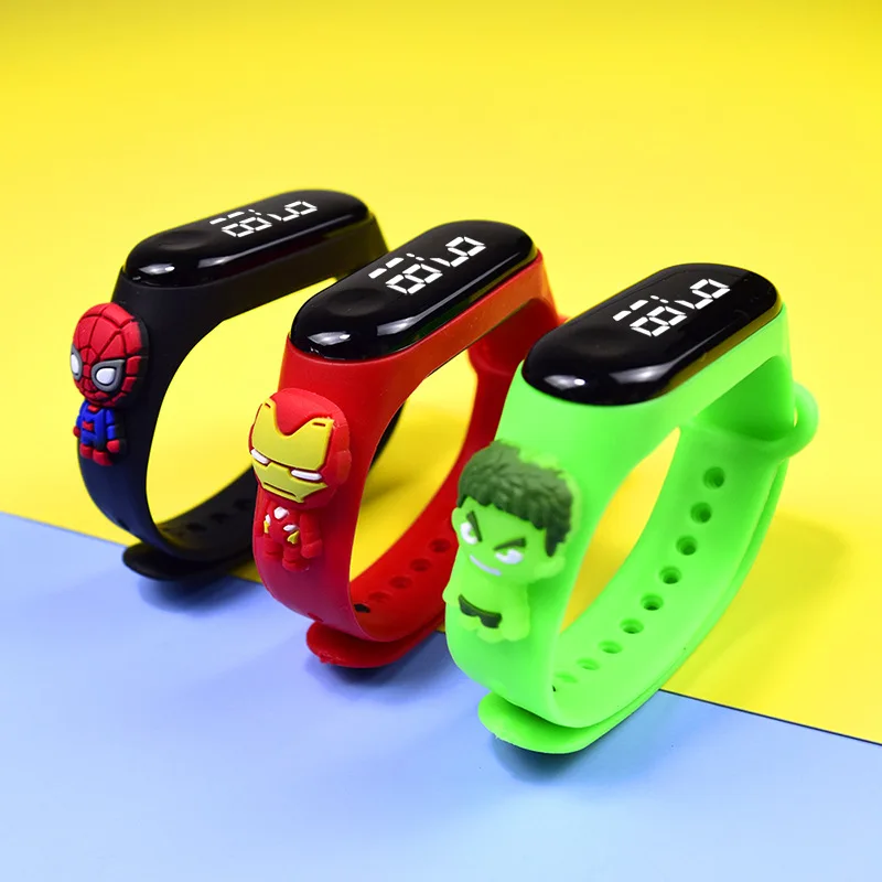 Pulsera electrónica de Spiderman para niños, reloj electrónico deportivo de Spiderman, iron Man, Capitán América, con dibujos animados LED