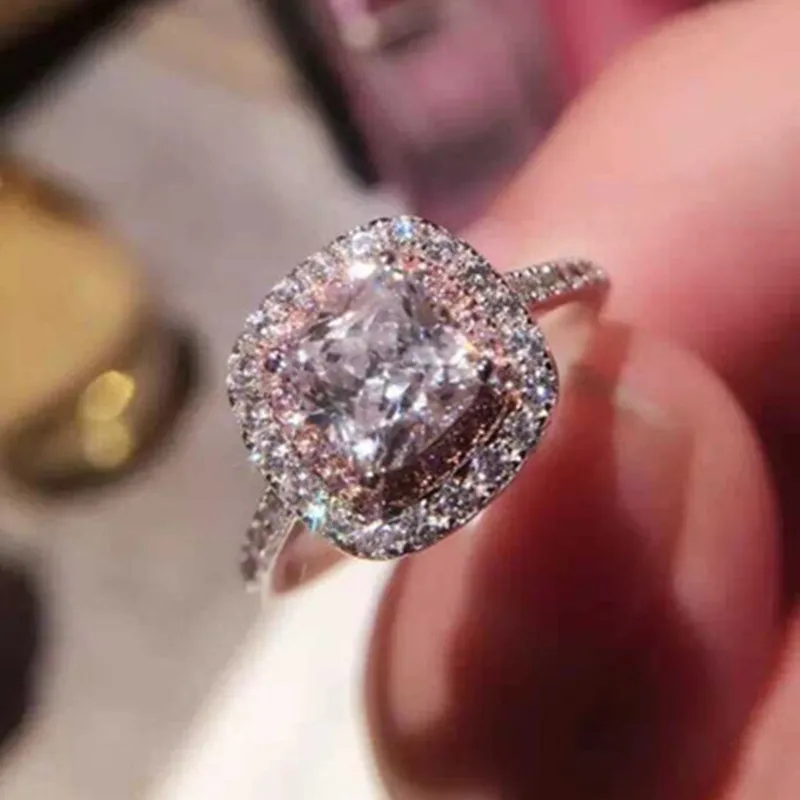 Женское кольцо из серебра 925 пробы с фианитом | Украшения и аксессуары