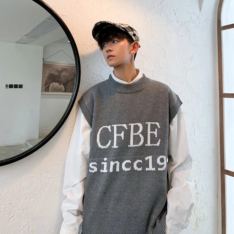 Winter Ins Sleeveless Sweater Vest Male Chic Korean Trend Vest Jacket Students Loose Knitted Letter Embroidery Male Sweater - Цвет: Серый