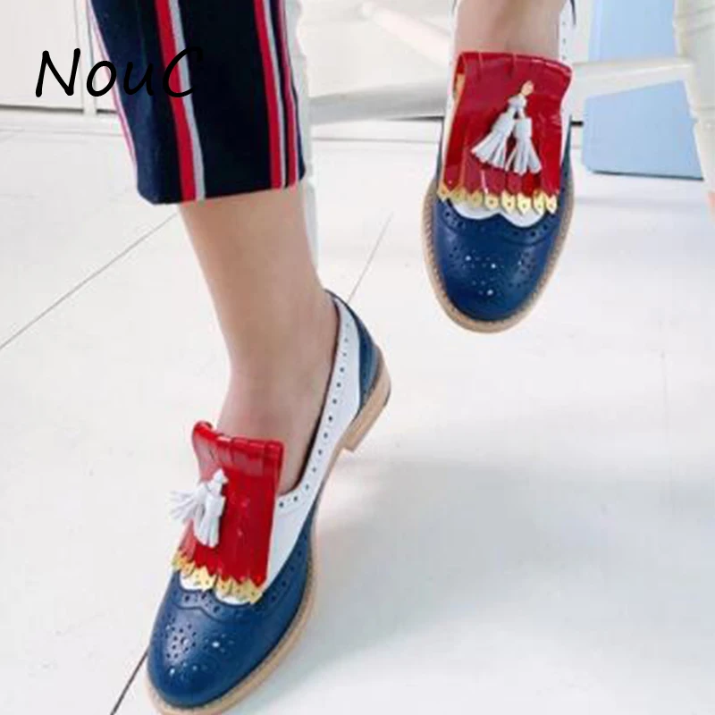 

NouC Plus Size Women Brogue Shoes Flat Platform Autumn England Ladies Shoes Oxfords 2020 Cut-Outs Lace Up Casual Female Footwear