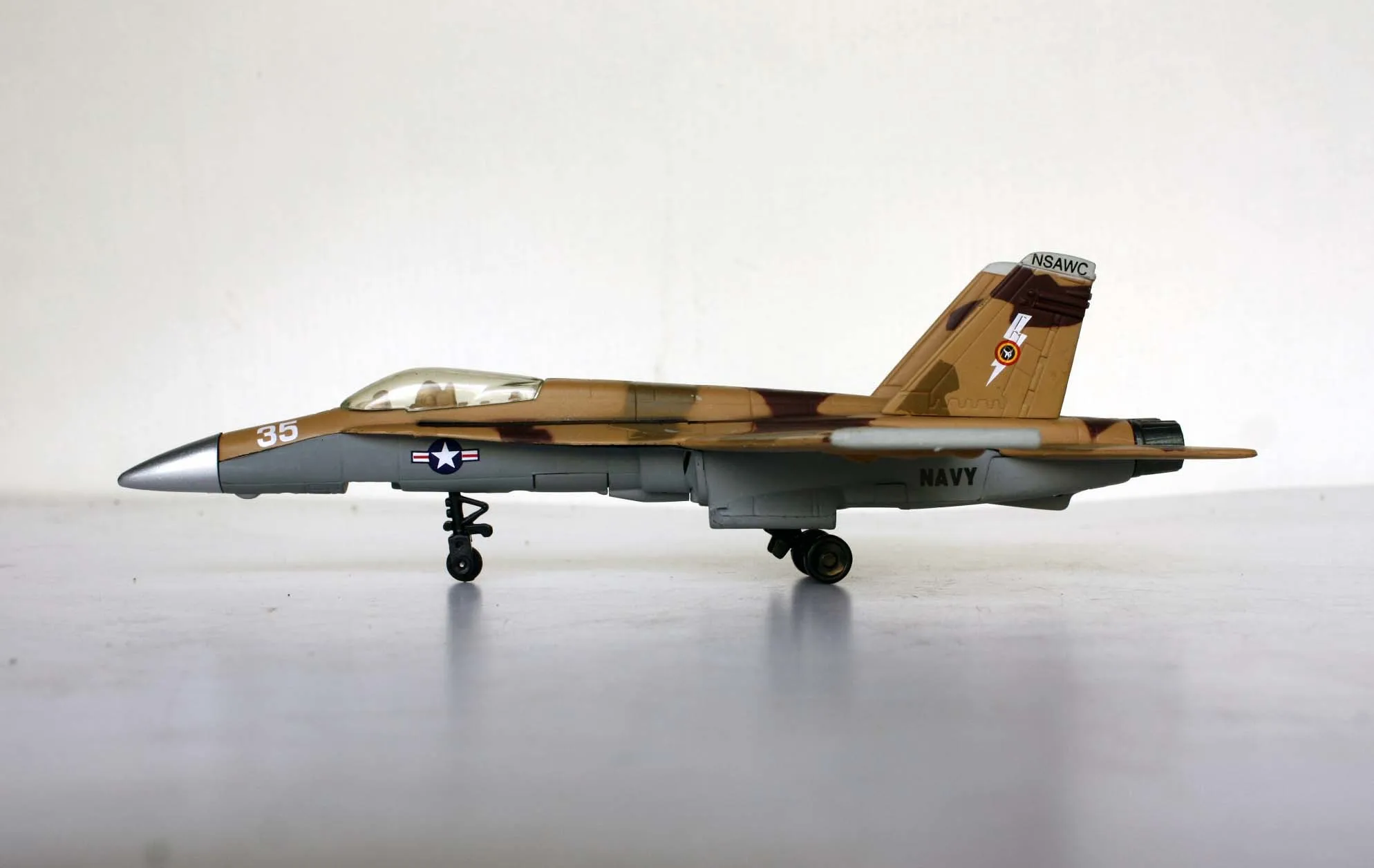

Новинка 1/72, специальная модель самолета из литого металла F18, демонстрационная мебель, коллекционные игрушки для детей, военные
