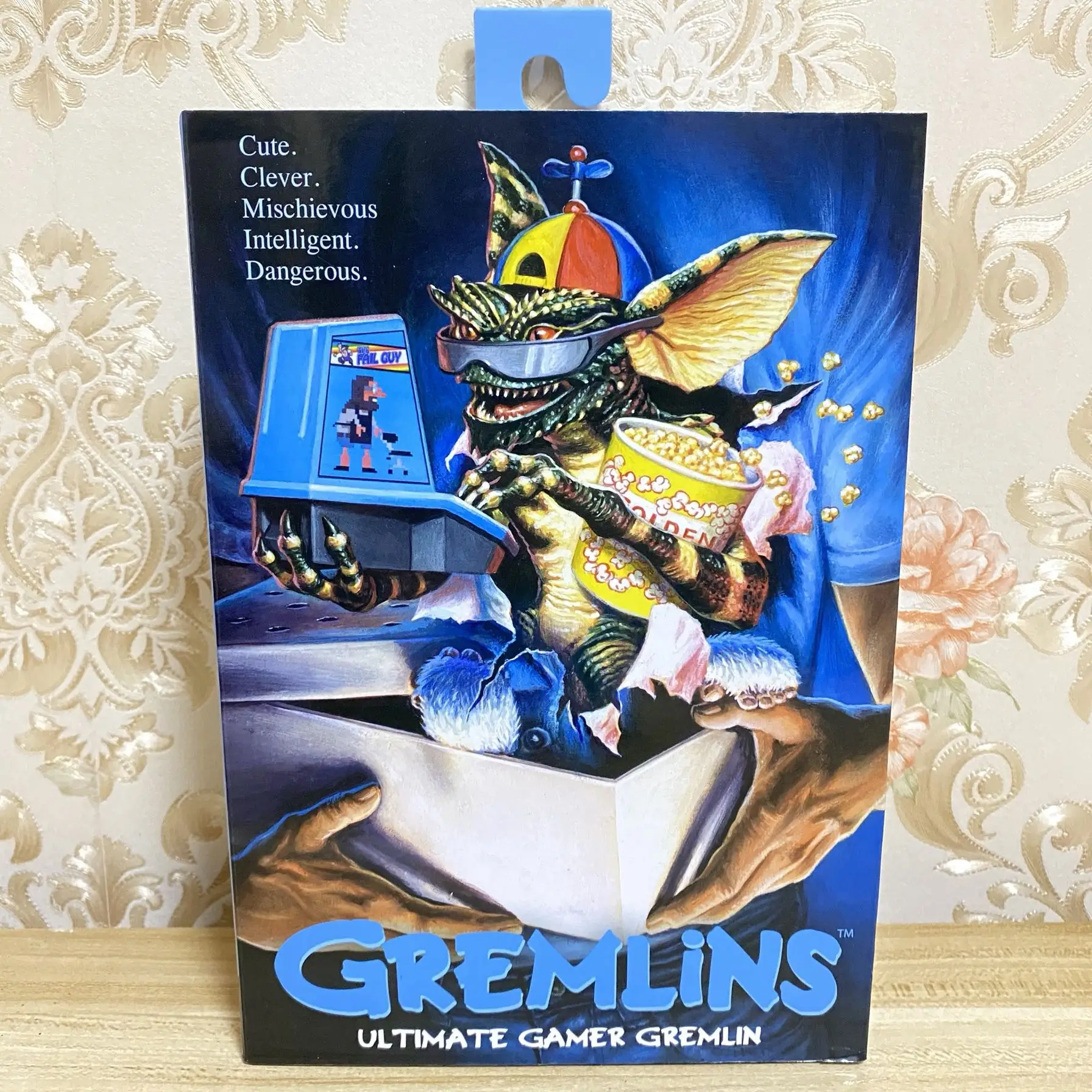 Neca Gremlins Ultimate Gamer Film Gremlins Alien Set Gremlin Greta Action Figure Model Toys Collezione Originale