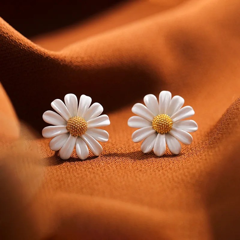 Cute Little Daisy Girls Earings Pop Jewelry Flower Ear Stud Hipster Elegant  Simple Style Trendy Push-back Earring For Women Gift - Stud Earrings -  AliExpress