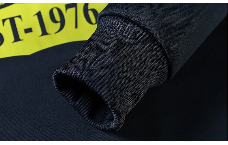 7633980729_208498723