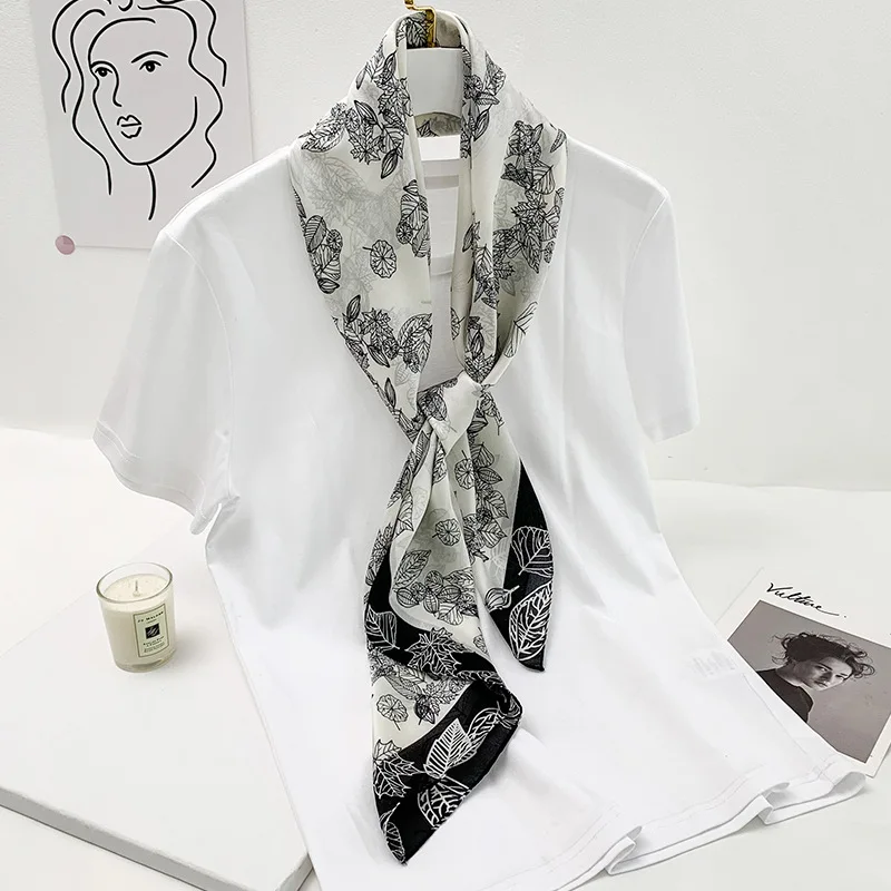 New-Ins-Style-Fresh-Literary-Simulation-Silk-Scarf-Women-Simple-and-Fashionable-Plant-Flower-Print-Decorative.jpg Új Ins Stílusú Friss Irodalmi Szimuláció Selyem Sál Nők Egyszerű És Divatos Növényi Virágnyomtatott Dekoratív Négyzet - Image 3