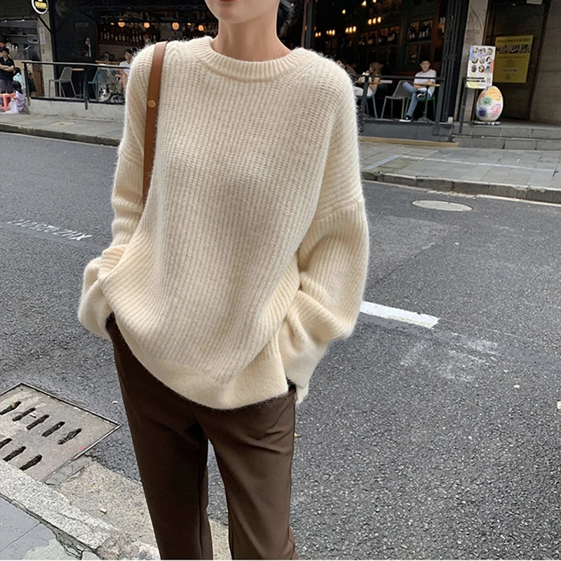 Свитер женский осенне-зимний трикотажный с длинным рукавом и круглым вырезом |