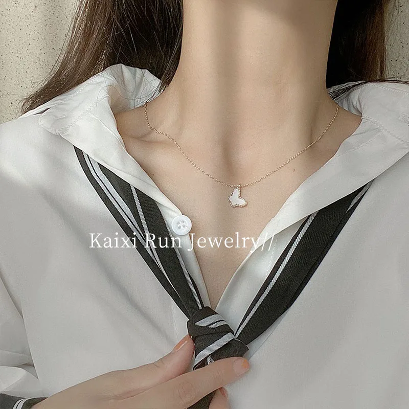 Collar de mariposa roja, cadena de clavícula con carácter de Corea, Japón y Corea del Sur, nuevo de tendencia, 2020