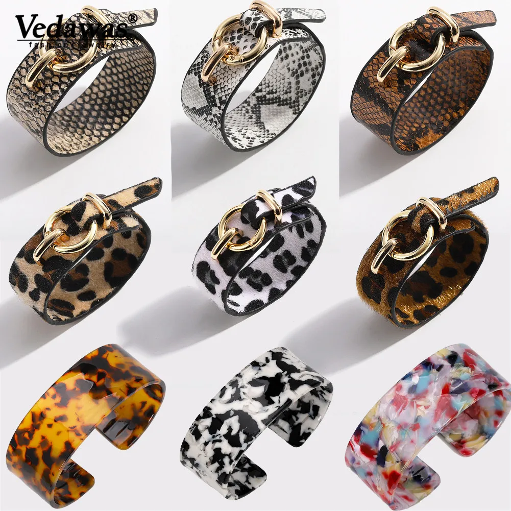 

Vedawas Vintage Designs Round Snake Skin Leather Bangles Women 2019 Fashion Gold Metal Bangle&Bracelets Party Gifts xg3292