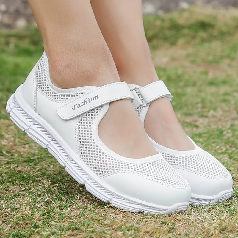 Zapatos informales de verano para mujer, zapatillas suaves y portátiles con suelas planas, transpirables, sin cordones, color blanco, 2021