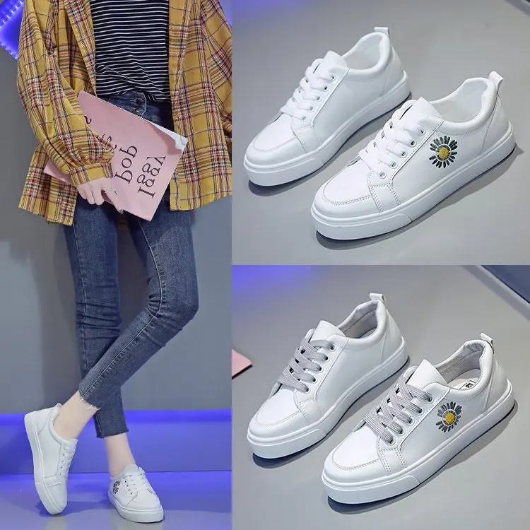 

White Shoes Women's 2020 Spring New Style Korean-style Flat Versatile Little Daisy Lace-up Online Celebrity Celebrity Style Skat