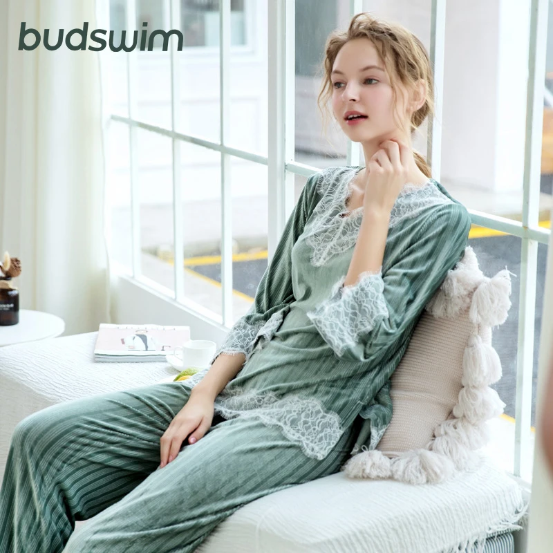 

Ladies Pajama Set 2 Pieces Shirts + Pants Lace Pyjamas Set Pijama Set V-neck Sleepwear Home Wear Sleep Wear For Women