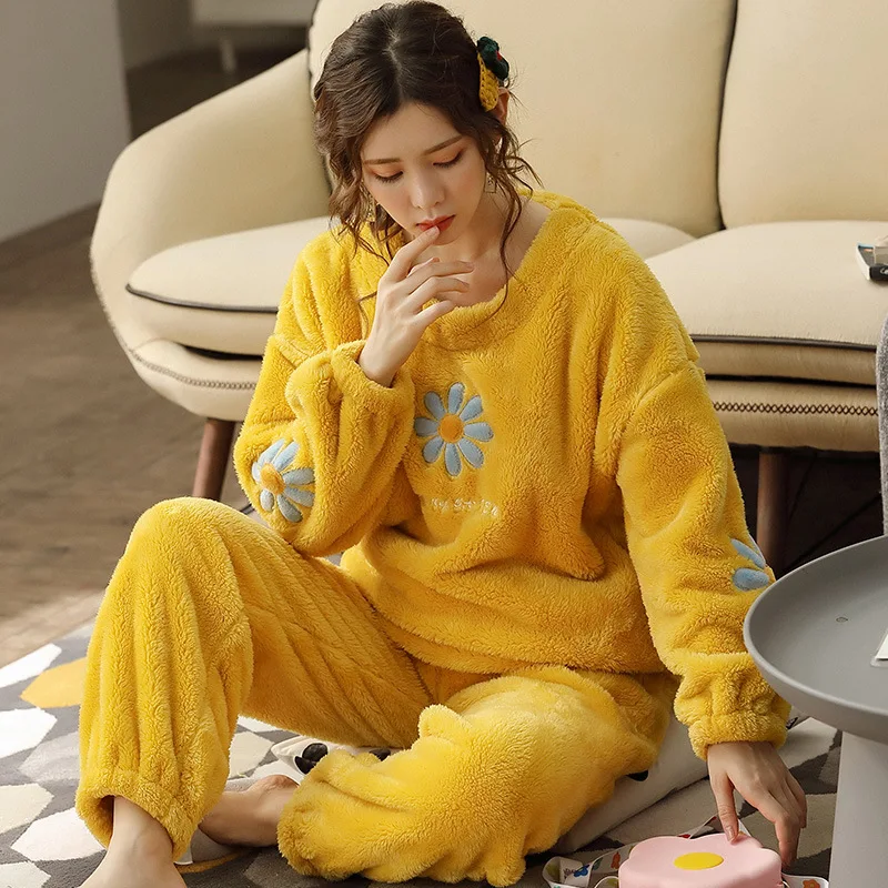 

Autumn Women's Pajamas Suit Girls Long-Sleeved Coral Fleece Sleepwear Pullover Nightwear Ladies Winter Thickening Plus Size Home