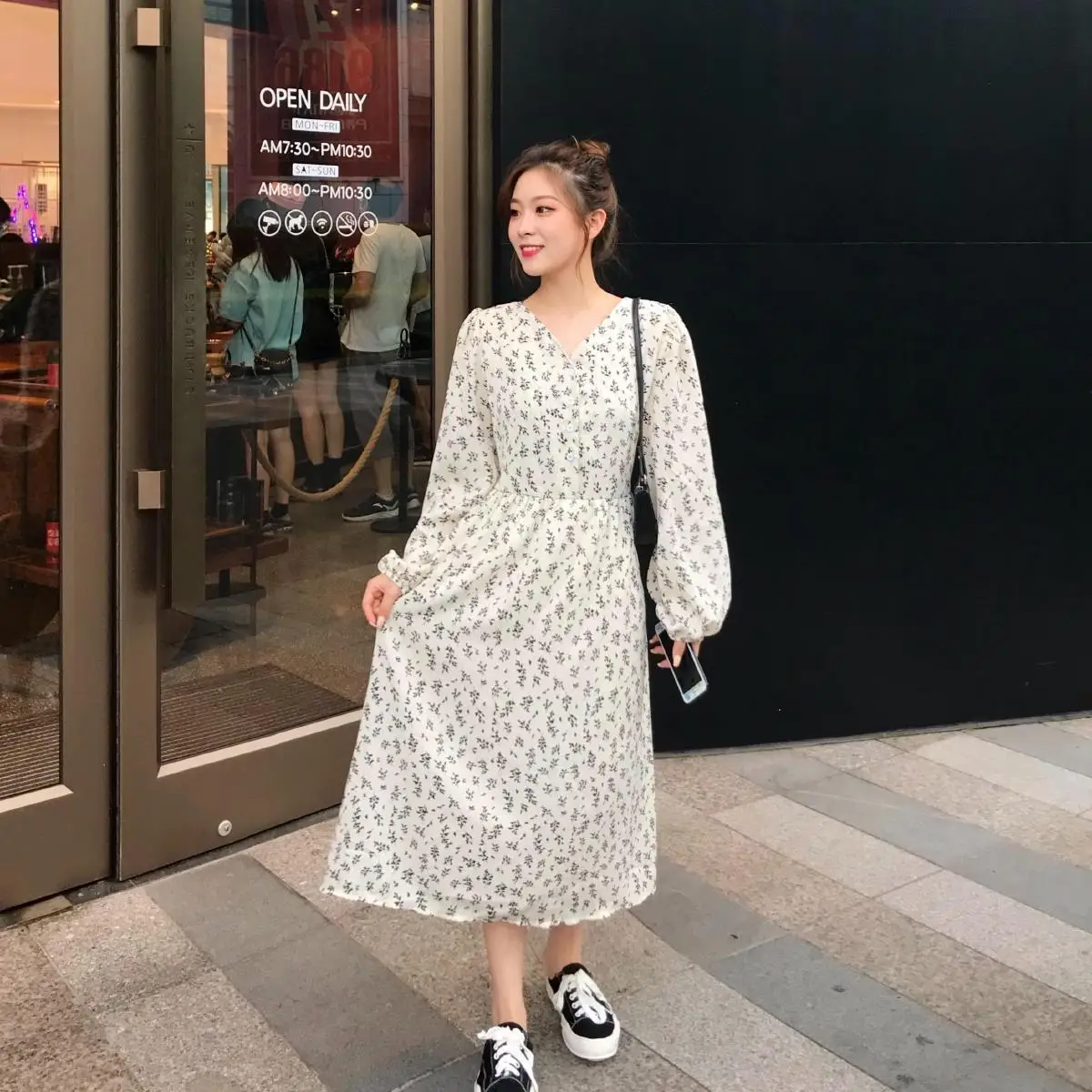 Dress Women Vintage A-Line 2021 New Temperament Lovely Girls Printed Puff Sleeve Kawaii Korean Style Retro Vestido Spring V-Neck dresses to wear to a wedding