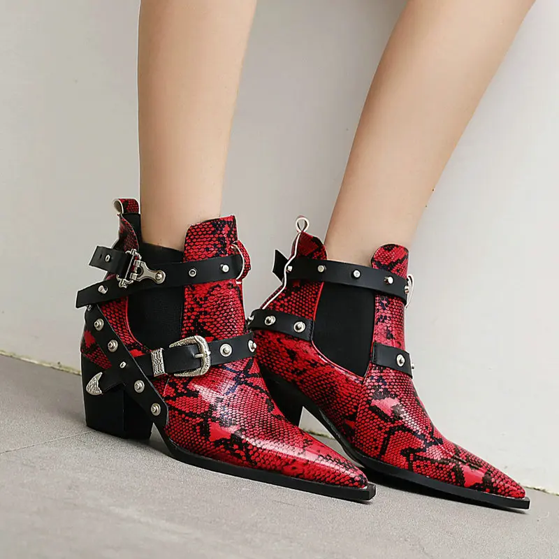 

Женские мотоциклетные ботинки со змеиным принтом, ботильоны на толстом каблуке, без застежки, с острым носком, короткие сапоги для осени и зимы, 2021