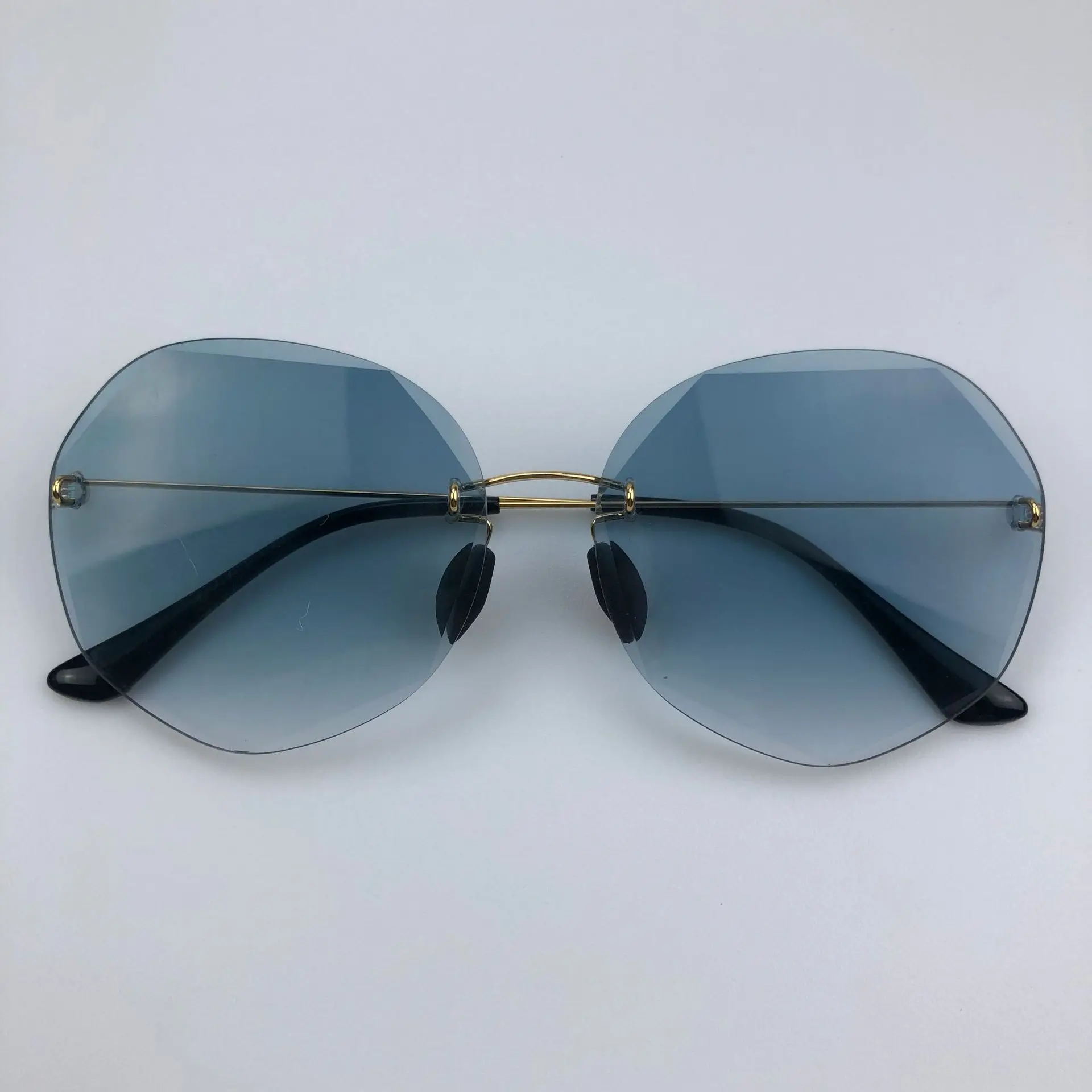 

2019 New Luxury Fashion Design Frameless Women's Sunglasses Gradually Variable Colors Optional Oculos De Sol UV400