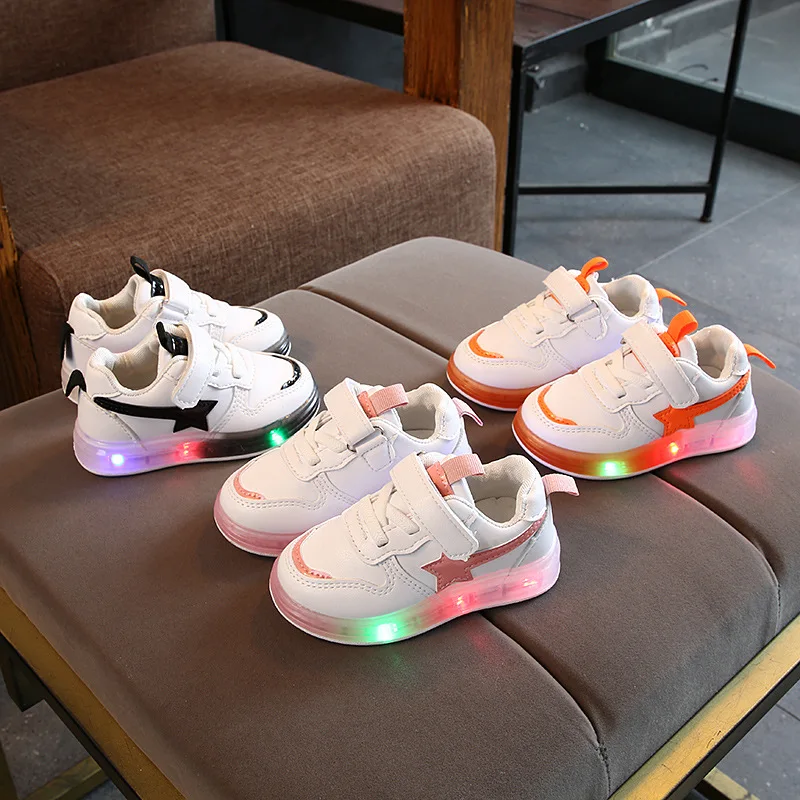 

Spring autumn 2020 new children's LED light girls' Sports Shoes Boys' luminous breathable board shoes casual running shoes