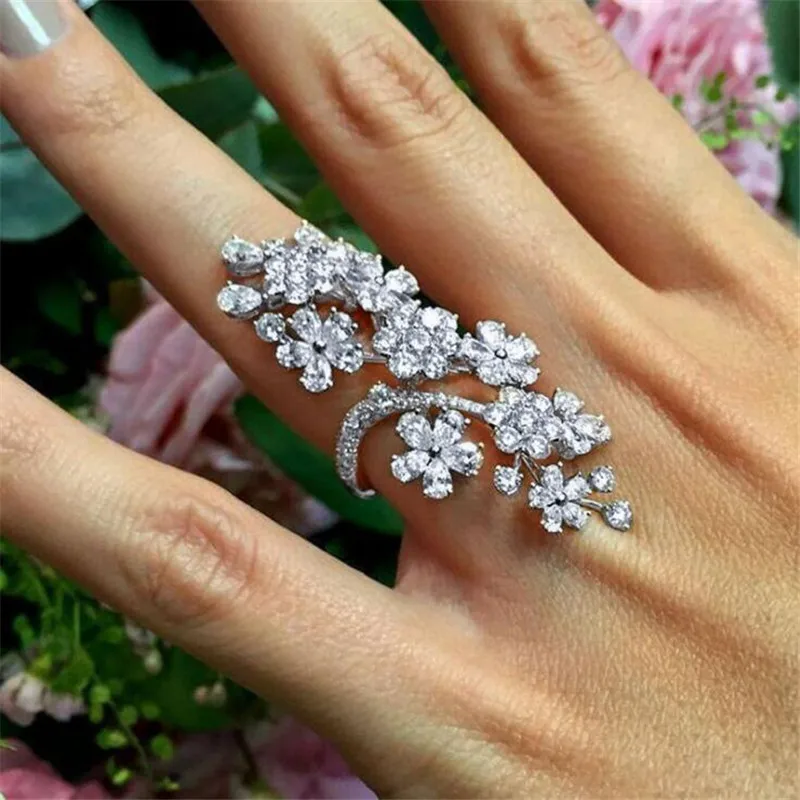 

1PC Adjustable Rhinestones Flower Rings Party Ring oorbellen Luxury Brand Jewelry Creative Fashion Women Girl Ring