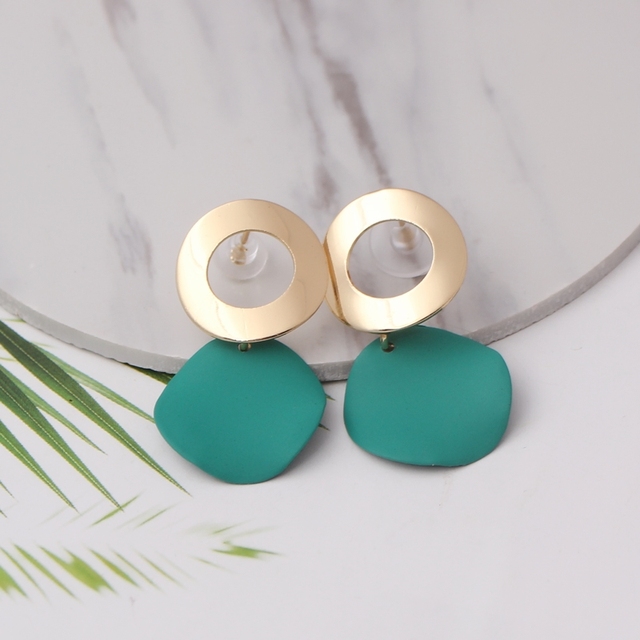 and American Fashion Arc Sequins Dangle Earring for Women New Personality Simple Metal Geometric Paint Discs Brincos