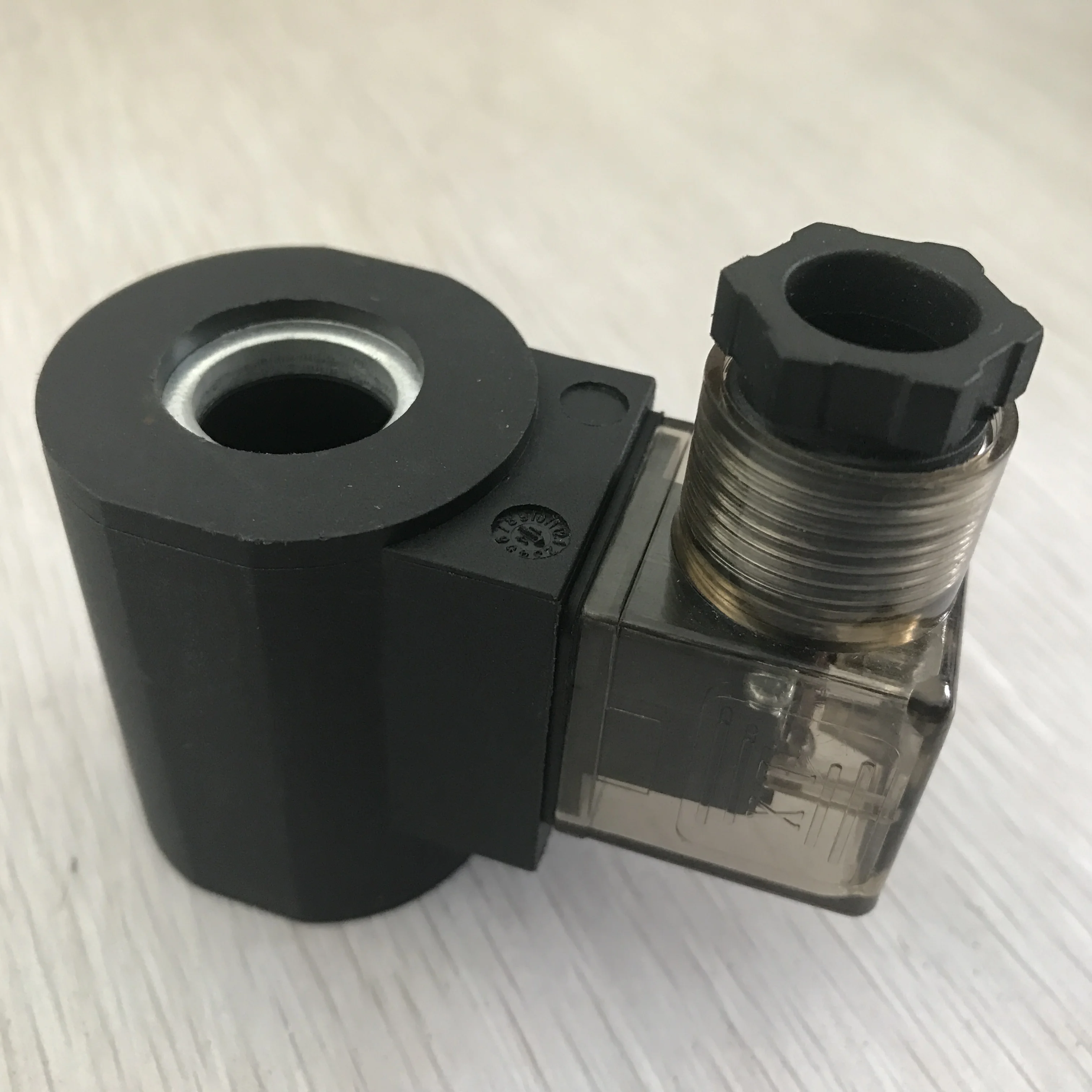 

High quality hydraulic solenoid valve coil all copper inner hole diameter 16MM height 51.5MM outer diameter 37.5MM