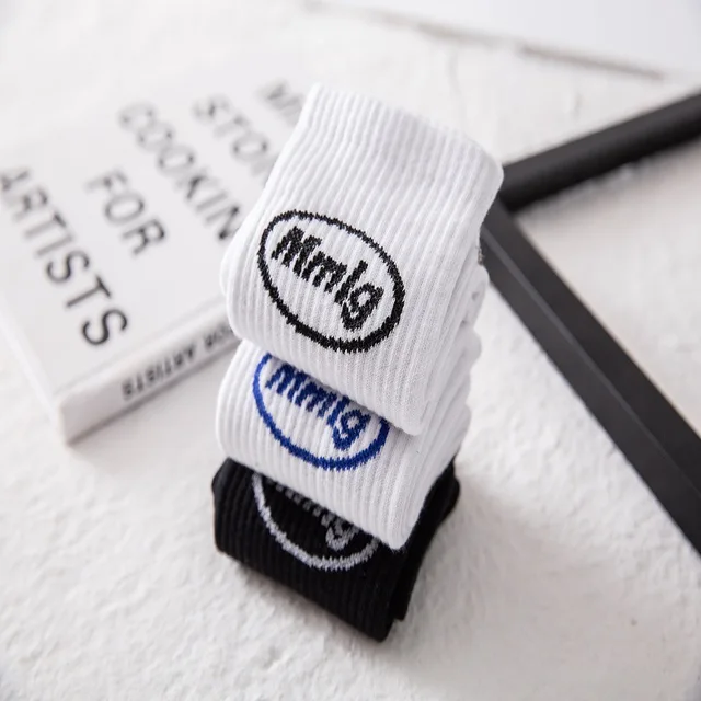 Meias da marca INS: a última tendência para homens e mulheres