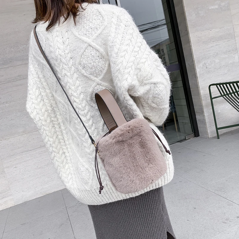 Luxury Ladies Bag Winter Crossbody Fashion Designer Bags Famous Brand Women Bags High Quality Plush Women's Bag Rounded Handles