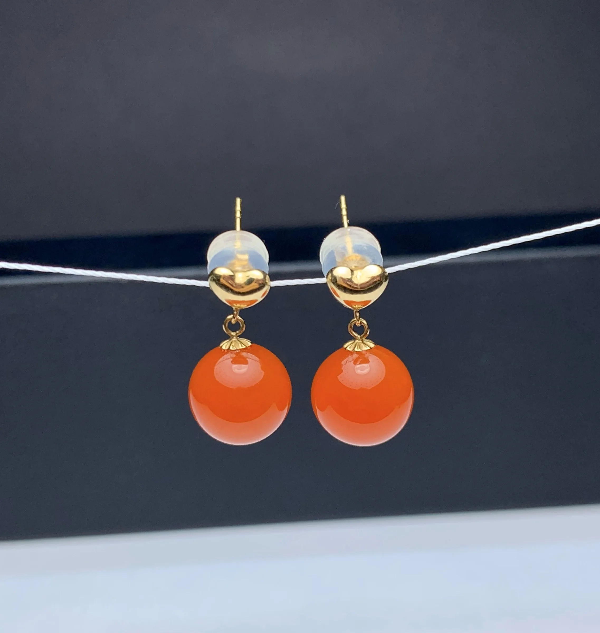 Серьги гвоздики shilovem из розового золота 18 К с натуральным Южно красным агатом