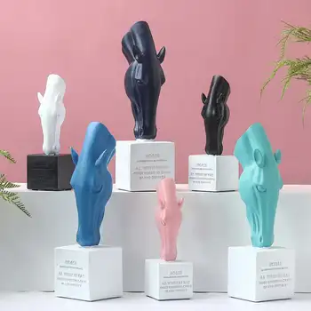 

Resin Horse Head Art Statue Sculpture Animal Geometric Figurine Modern Art Craft Home Decoration Accessories For Living Room