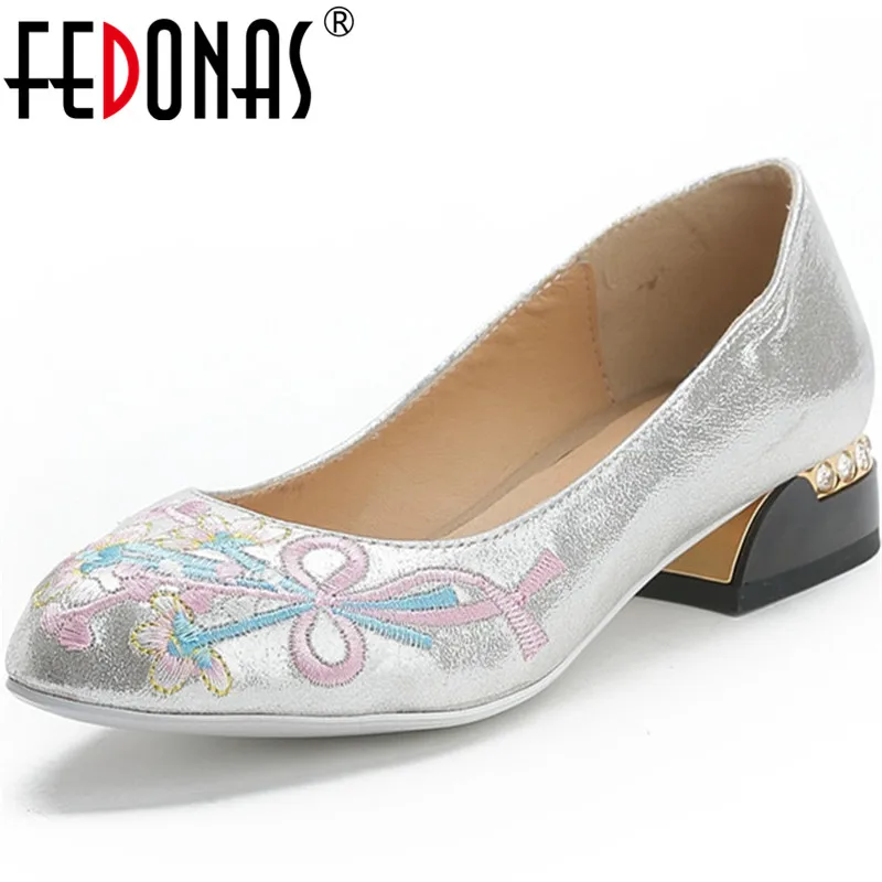 

FEDONAS Brand Women Spring Summer Prom Party Pumps Sweet Rhinestone Point Toe Shoes New Arrival Embroider Flowers Shoes Woman