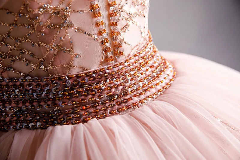 Quinceanera Dresses Luxury Deading Bling Bling Sequins Sleeveless V-neck Party Prom Ball Gown Vintage