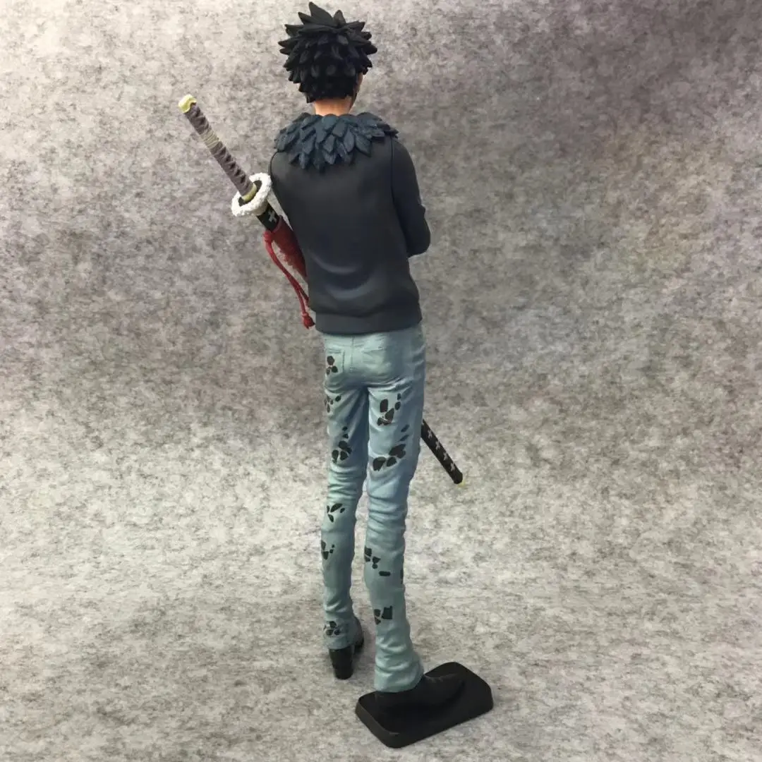 

One Piece Group Vertical Type Prize Figure Ros Gros Trafalgar Garro Black Cloth like Bun Law Garage Kit