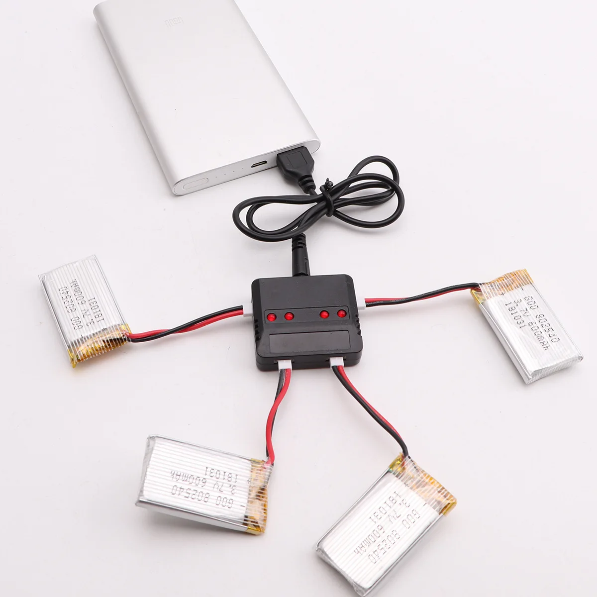 

SYMA Sima X5C Universal 3.7V600mAh Lithium Battery 1 Charge 4 Four-axis Aircraft Toy Accessories Charger