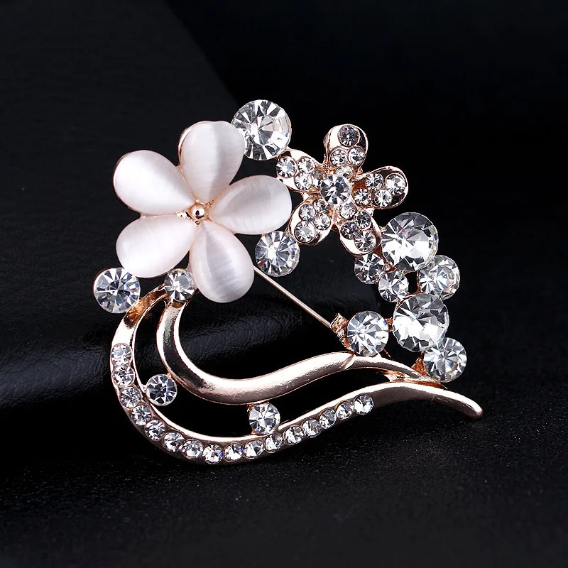 

Most New Style Top Grade Electroplated Large Cat's Eye Stone Heart-Shape Brooch Flower Versatile Peach Heart Brooch Corsage