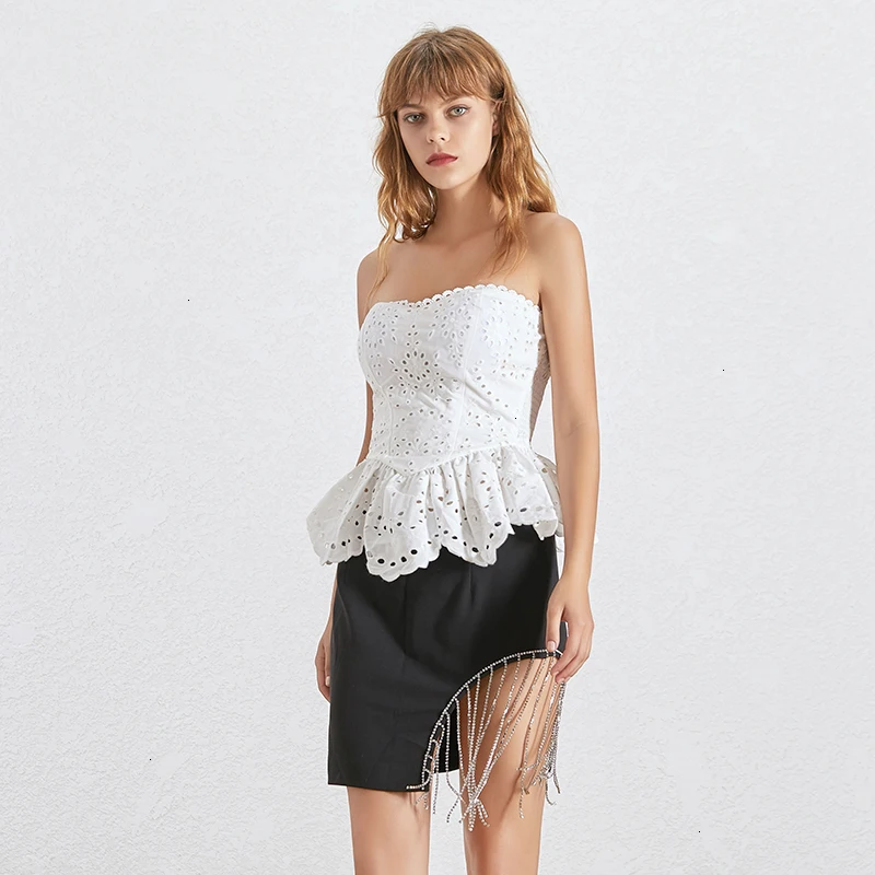 TWOTWINSTYLE Summer Lace Patchwork Women Blouse Off Shoulder Sleeveless Tunic Irregular Hem Print Shirt Female Fashion